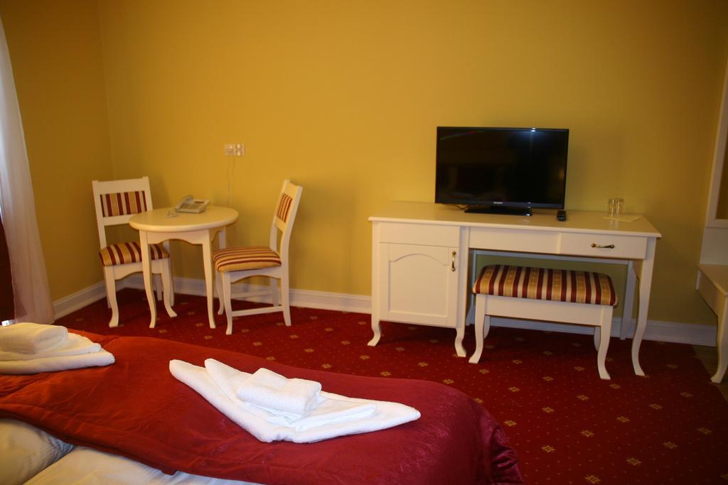 Hotel Suprasl Exterior photo